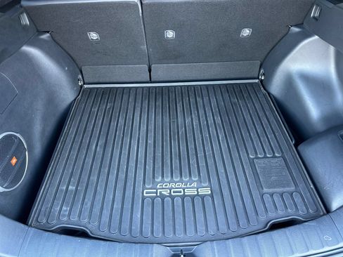 Used 2024 Toyota Corolla Cross AWD Hybrid w/ Convenience Package image 16