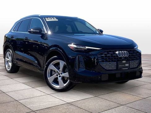 Used 2025 Audi Q5 Premium Plus w/ Premium Plus AWD/4WD image 2