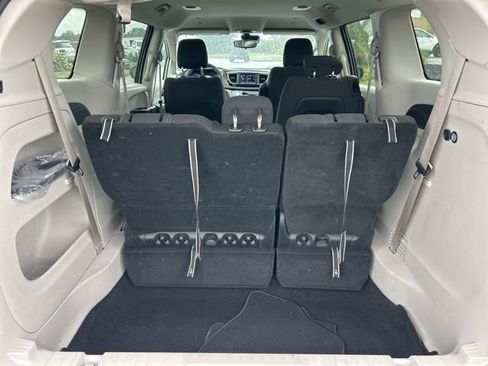 Used 2024 Chrysler Voyager LX FWD image 11
