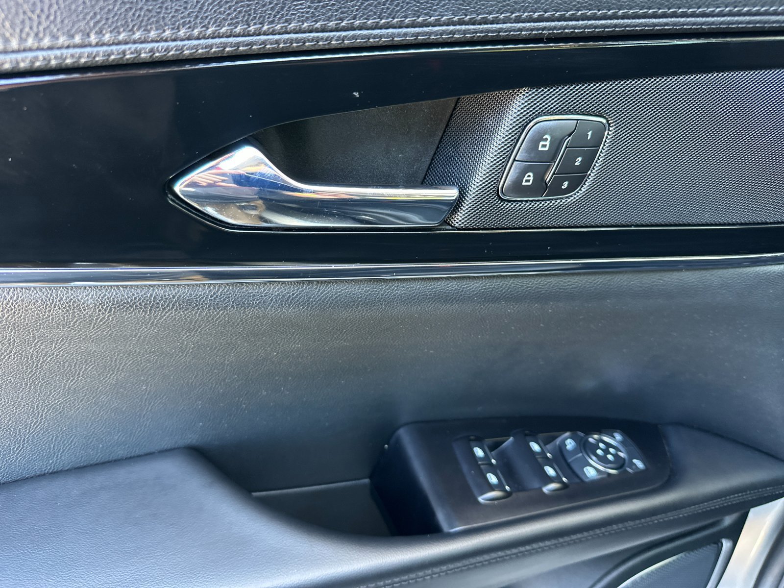 Certified 2023 Lincoln Nautilus FWD w/ Premium Package image 10