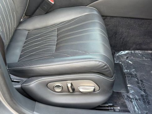 Used 2022 Lexus LS 500 AWD w/ Interior Upgrade Package image 9