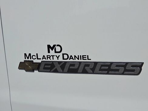 Used 2025 Chevrolet Express 2500 w/ Driver Convenience Package RWD image 9