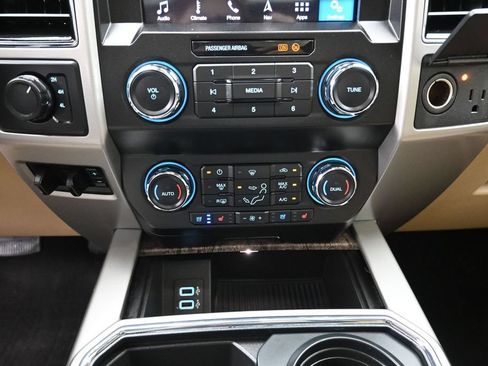 Used 2019 Ford F350 Lariat w/ Lariat Ultimate Package AWD/4WD image 21