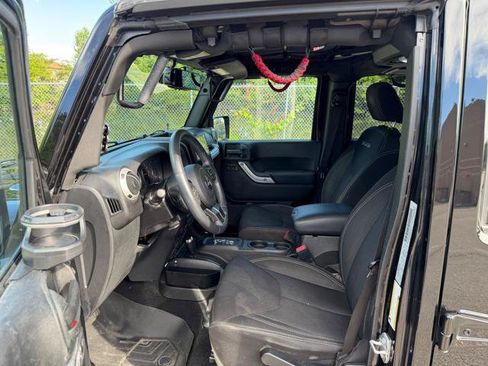 Used 2017 Jeep Wrangler Unlimited Sahara w/ Max Tow Package AWD/4WD image 20