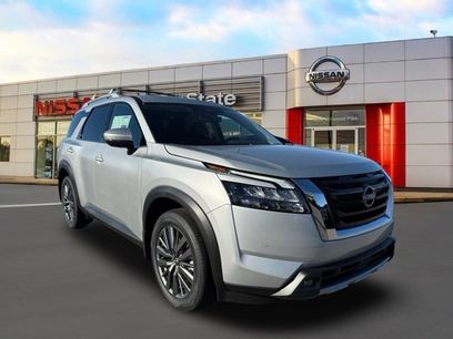 New 2025 Nissan Pathfinder SL w/ SL Premium Package