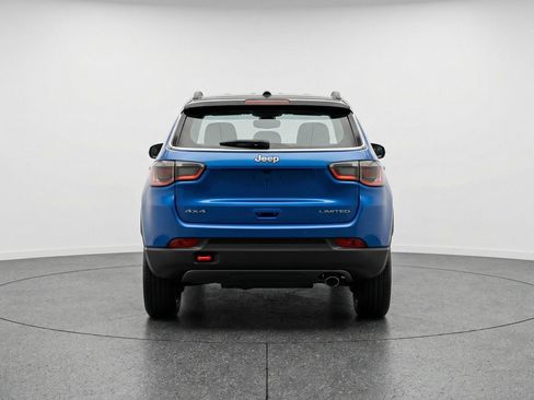 Used 2025 Jeep Compass Trailhawk image 7