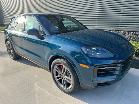 Certified 2026 Porsche Cayenne S AWD/4WD image 11