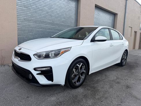 Used 2019 Kia Forte LXS FWD image 3