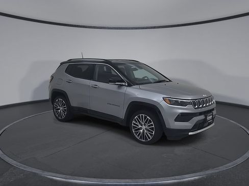 Used 2022 Jeep Compass Limited w/ Elite Group AWD/4WD image 4