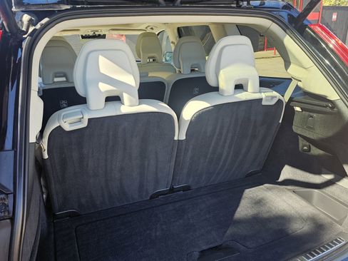 Used 2017 Volvo XC90 T6 Momentum w/ Vision Package image 20