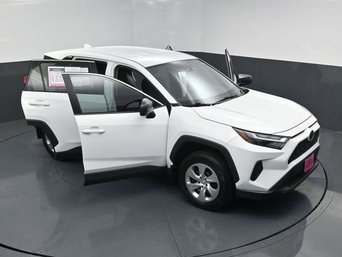 Used 2023 Toyota RAV4 LE image 22