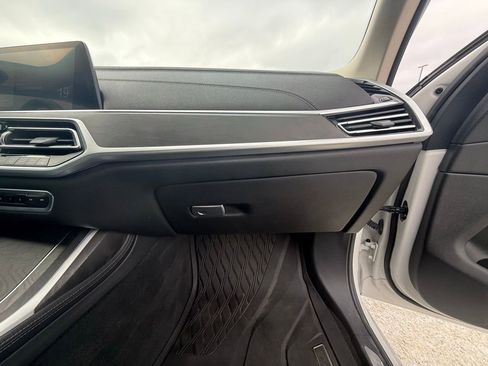 Used 2022 BMW X7 xDrive40i w/ Luxury Seating Package image 30