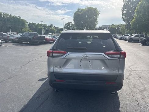 Used 2025 Toyota RAV4 XLE AWD/4WD image 5