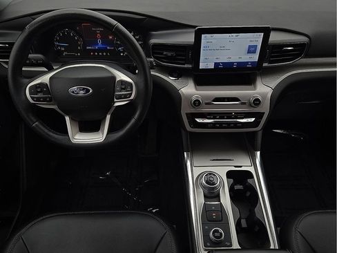 Used 2023 Ford Explorer XLT w/ Equipment Group 202A image 12