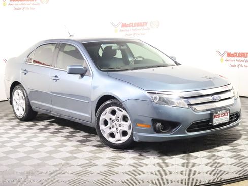 Used 2011 Ford Fusion SE FWD image 2