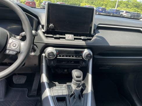 Used 2024 Toyota RAV4 XLE AWD/4WD image 13