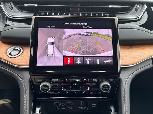 New 2025 Jeep Grand Cherokee L Summit AWD/4WD image 27
