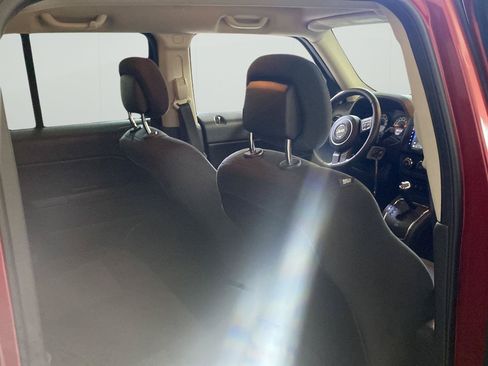 Used 2016 Jeep Patriot Latitude AWD/4WD image 35