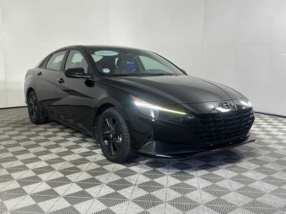 Used 2023 Hyundai Elantra SEL w/ Preferred Accessory Package