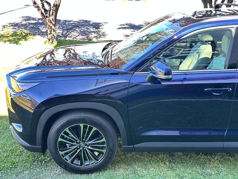 Used 2025 Toyota Grand Highlander AWD Hybrid image 10