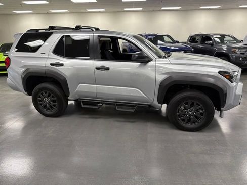 Certified 2025 Toyota 4Runner SR5 AWD/4WD image 8