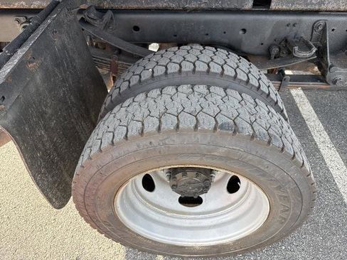 Certified 2021 Ford F550 4x4 Regular Cab Super Duty image 32