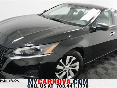 Used 2024 Nissan Altima 2.5 S image 1
