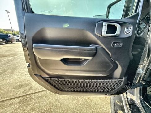 Used 2020 Jeep Wrangler Sport AWD/4WD image 13