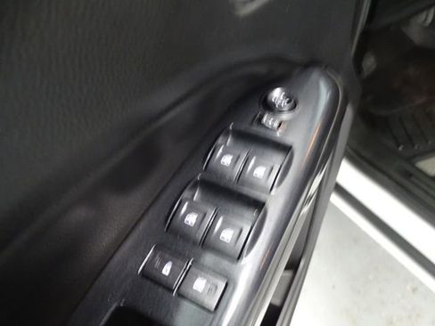 Used 2021 GMC Canyon AT4 w/ Driver Alert Package AWD/4WD image 9