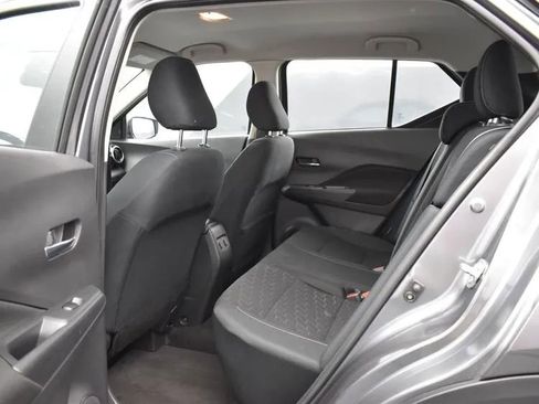 Used 2023 Nissan Kicks SV image 15