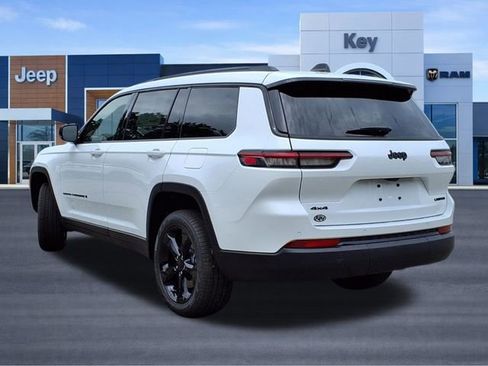 New 2025 Jeep Grand Cherokee L Limited w/ Black Appearance Package AWD/4WD image 3