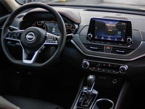 New 2025 Nissan Altima 2.5 SR image 15