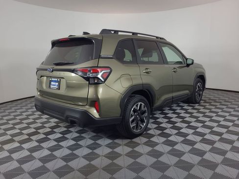 Used 2025 Subaru Forester Premium w/ Convenience Package #1 image 3
