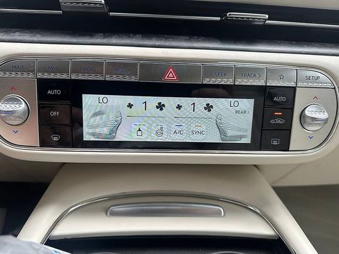 Used 2026 Genesis G90 3.5T AWD/4WD image 16