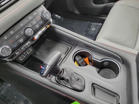 Used 2024 Dodge Durango GT AWD/4WD image 16