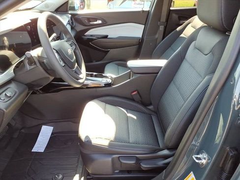 New 2026 Chevrolet Trax LT image 5