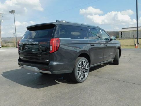 New 2026 Ford Expedition Max Platinum image 8
