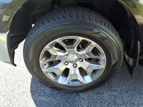 Used 2017 RAM 1500 Limited image 30