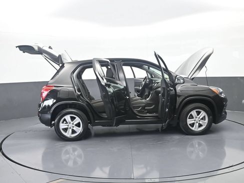 Used 2022 Chevrolet Trax LS AWD/4WD image 65