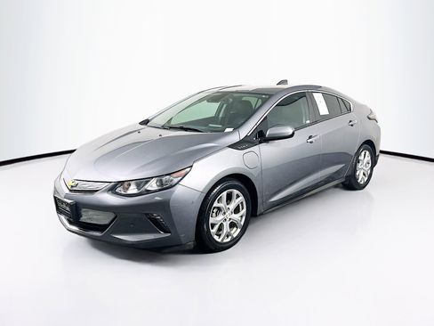 Used 2018 Chevrolet Volt Premier w/ Driver Confidence Package FWD image 3