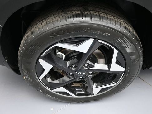 Certified 2024 Kia Seltos EX AWD/4WD image 12