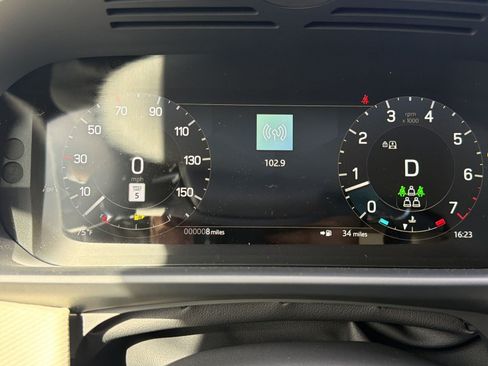 New 2026 Land Rover Discovery Limited Edition AWD/4WD image 22