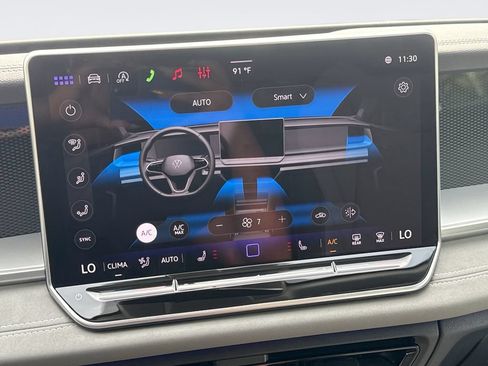 Used 2026 Volkswagen Tiguan SE AWD/4WD image 17