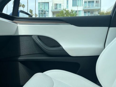 Used 2023 Tesla Model X image 19