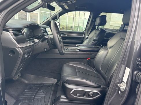 Used 2022 Jeep Wagoneer Series III w/ Flexible Seating Group image 16