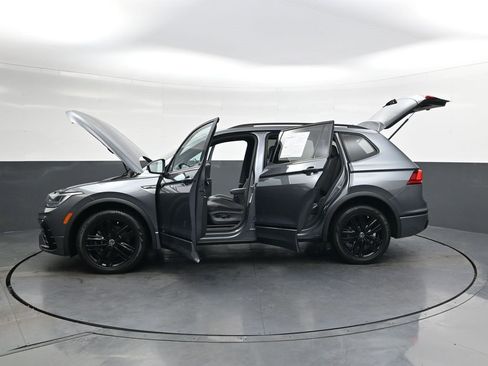 Used 2022 Volkswagen Tiguan SE R-Line image 42