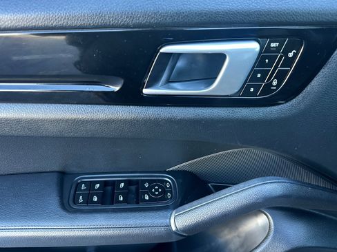 Used 2019 Porsche Cayenne image 10