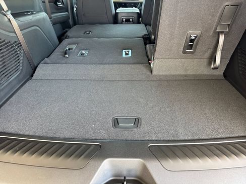 New 2026 Chevrolet Tahoe LS RWD image 15
