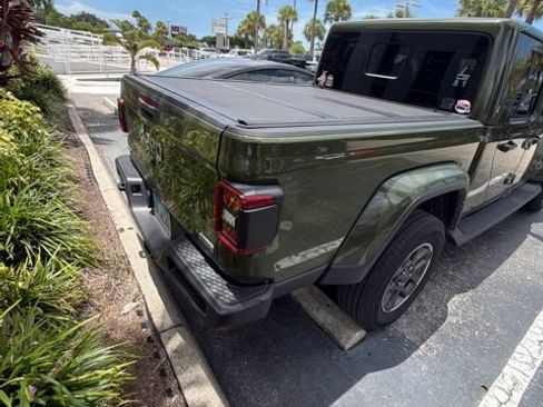 Used 2022 Jeep Gladiator Overland w/ LED Lighting Group AWD/4WD image 6