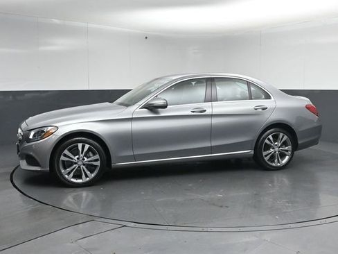 Used 2016 Mercedes-Benz C 300 4MATIC Sedan image 4